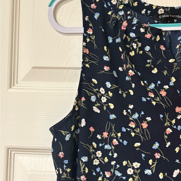 41 Hawthorn Midnight Floral Sleeveless Top in Navy - Picture 5 of 6